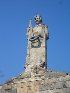 Rīgas Brāļu kapi “Māte Latvija”