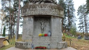 Eglaine piemineklis 1919.–1920. gada kaujās kritušajiem Lietuvas karavīriem