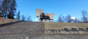 Valmiera. II Pasaules karā kritušo karavīru brāļu kapu memoriāls.