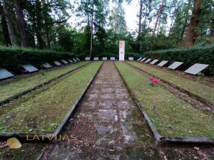 Jaunbērzes pagasts. Padomju karavīru kapi “Počas”