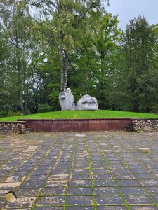 Siguldas kapsēta. Piemiņas vieta un kapi otrā pasaules kara sarkanās armijas kareivjiem.