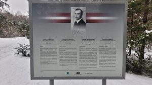Brizule. Piemineklis Zigfrīda Annas Meierovica nāves vietā.