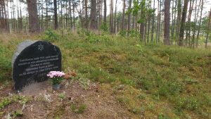 Carnikava. Holokausta upuru piemiņas vieta.