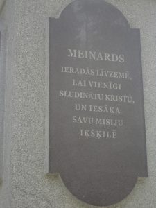 Sv. Meinarda skulptūra Ikšķilē