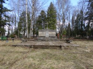 Latviešu strēlnieku un bēgļu brāļu kapi Tartu Jaunajos Jāņa kapos (Uus-Jaani kalmistu) 
