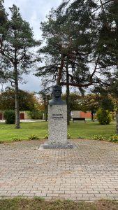 Valka Piemineklis rakstniekam Robertam Eidemanim