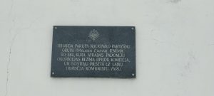 Piemiņas plāksne nacionālo partizānu grupai un Rihardam Pārupam Gostiņos