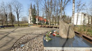 Piemiņas akmens 1940.-1949. gadā represētajiem ogrēniešiem