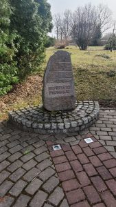 Piemineklis padomju okupācijas varas represiju upuriem Ķeipenē