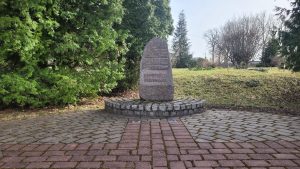 Piemineklis padomju okupācijas varas represiju upuriem Ķeipenē