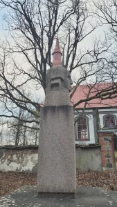 Piemineklis Garlībam Merķelim Lēdurgā