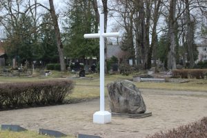 Kuldīgas Annas kapos nacionālo partizānu brāļu kapi