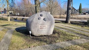 Piemineklis “Sāpes neaizmirst” Penkulē