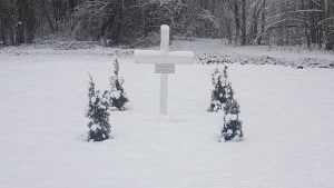 Baltais krusts Tilžas pagastā pie Akuču purva
