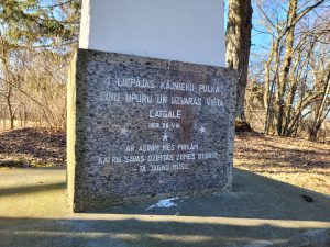 Uzvaras piemineklis 1. Liepājas pulka kaujas vietā 