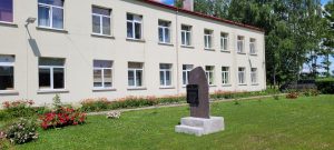 Piemiņas zīme Vīksnas apkārtnes nacionālajiem partizāniem