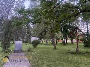 Piemiņas akmens Nautrēnu vidusskolas jauniešu pretošanās kustībai „Latgales vanagi”