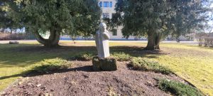 Piemineklis tēlniekam Teodoram Zaļkalnam  