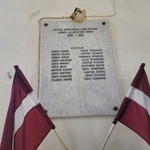 Piemiņas plāksne Limbažu luterāņu baznīcā