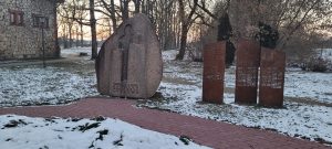 Piemineklis represētajiem Latvijas iedzivotājiem Koknesē 