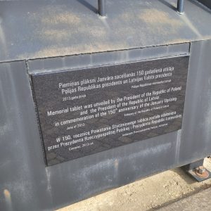 Grāfam Leonam Plāteram veltītā piemiņas plāksne Daugavpils cietoksnī