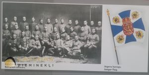 Piemiņas plāksne somu jēgeriem Liepājas Sv.Trīsvienības katedrālē