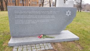 Ungāru ebreju sieviešu piemiņai veltītais piemineklis