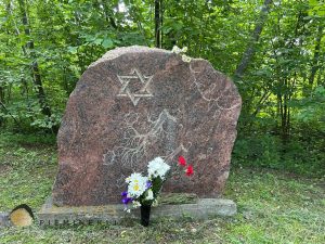 Ebreju tautas genocīda piemiņas vieta, Jelgavas mežs, Zālītes iela