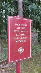 Cenu kapi. Ozolnieki, Brīvības cīņu karavīru apbedījumi.