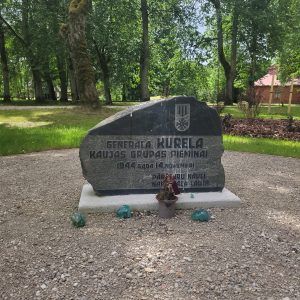 Puzes pagasta Stiklos piemiņas akmens Kureļa grupai