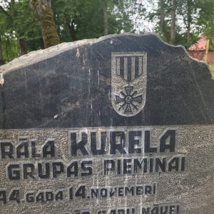 Puzes pagasta Stiklos piemiņas akmens Kureļa grupai