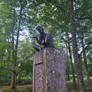 Edgara Liepiņa kapa piemineklis Skultes kapos.