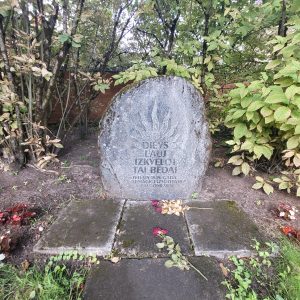 Piemineklis izsūtītajiem baldoniešiem 