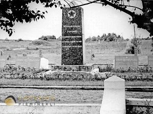sovietheritage.blogspot.com Smārdes kroga padomju armijas kritušo brāļu kapi.