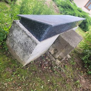Piemiņas plāksne represētajiem Birzgales pagastā