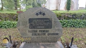 Politiski represēto piemiņas vieta pie Kabiles baznīcas