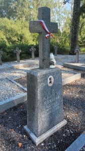 Poļu karavīru apbedījumu vieta Laucesas kapsētā