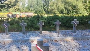 Poļu karavīru apbedījumu vieta Laucesas kapsētā