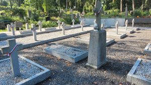 Poļu karavīru apbedījumu vieta Laucesas kapsētā