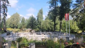 Poļu karavīru apbedījumu vieta Laucesas kapsētā