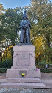 Piemineklis ģenerālfeldmaršalam Mihailam Barklajam de Tolli (1761–1818)