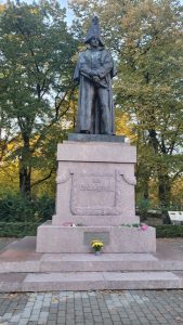 Piemineklis ģenerālfeldmaršalam Mihailam Barklajam de Tolli (1761–1818)