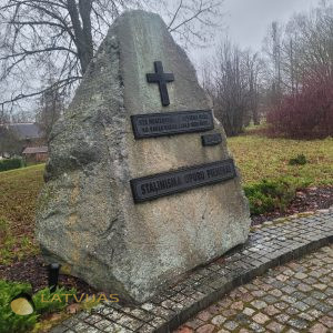 Staļinisma upuru piemiņas akmens Kandavā