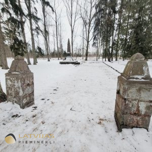 Silenieku kapi. Ložmetējkalns. Piemineklis Pirmajā pasaules karā kritušo latviešu strēlnieku piemiņai 