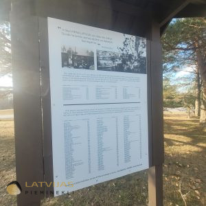 Piemiņas akmens "Vārdupē". Deportēto piemiņas vieta.
